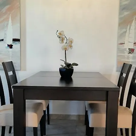 Traumferienwohnung: Meerblick-apartment Mit Privatpool In Istrien Apartment Liznjan