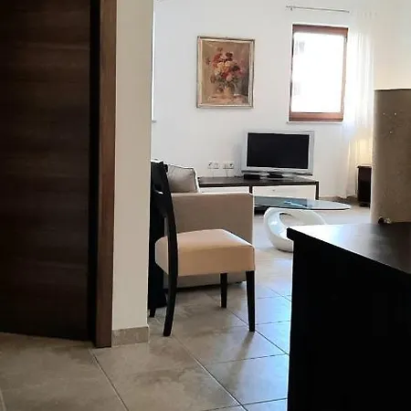 Traumferienwohnung: Meerblick-apartment Mit Privatpool In Istrien Apartment Liznjan