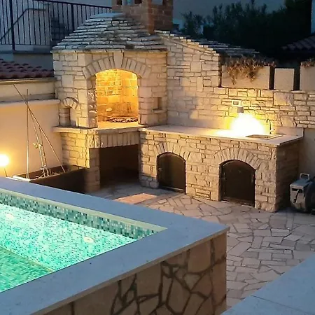 Traumferienwohnung: Meerblick-apartment Mit Privatpool In Istrien Apartment