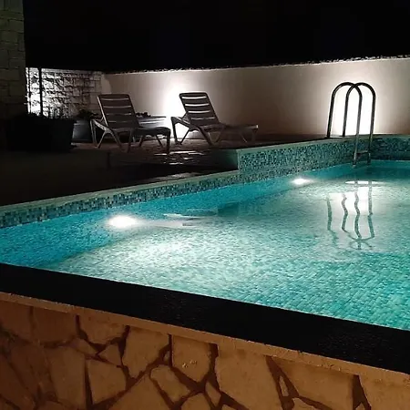 Traumferienwohnung Mit Privatem Pool & Gemuetlicher Grillecke Am Meer, Kroatien, Istrien, Bei Medulin - Bester Urlaub An Der Adria, Fuer Paare